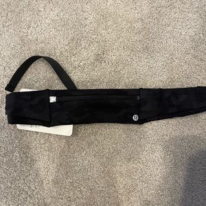 Lululemon fast and free running belt in black camo. L/XL size.